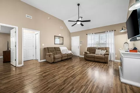 Entry Way - 205 Oleander Ln, Murfreesboro, TN 37129 photo 1 of 4