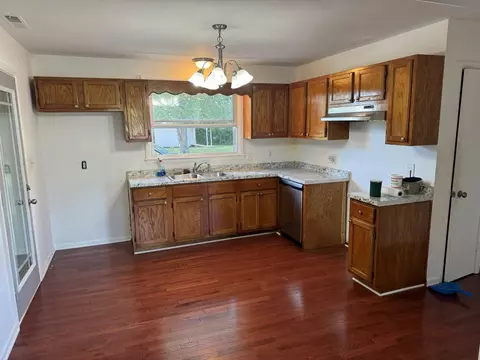 Kitchen - 1411 Leaf Ave, Murfreesboro, TN 37130 photo 3 of 3