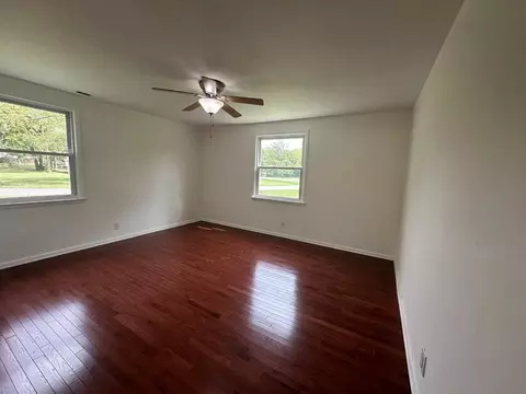 Bedroom - 1411 Leaf Ave, Murfreesboro, TN 37130 photo 2 of 4