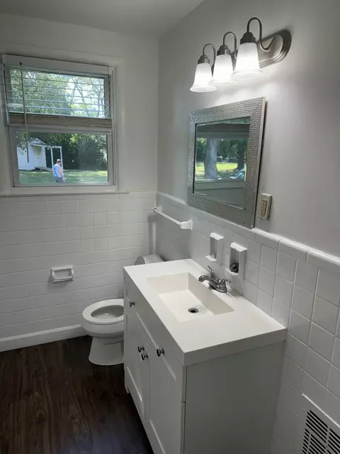 Bath - 1411 Leaf Ave, Murfreesboro, TN 37130 photo 2 of 5