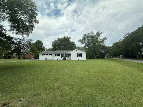 Exterior - 1411 Leaf Ave, Murfreesboro, TN 37130 photo 4 of 9