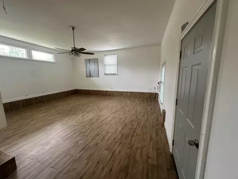 Living - 1411 Leaf Ave, Murfreesboro, TN 37130 photo 5 of 6