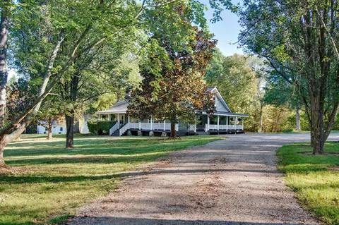8427 Pettus Rd, Eagleville, TN 37060