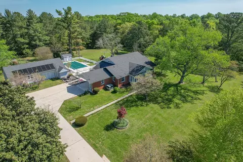 1931 Wartrace Pike, Shelbyville, TN 37160