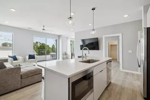 1402 Pillow St #405, Nashville, TN 37203