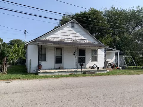 117 E Cooper St, Mount Pleasant, TN 38474