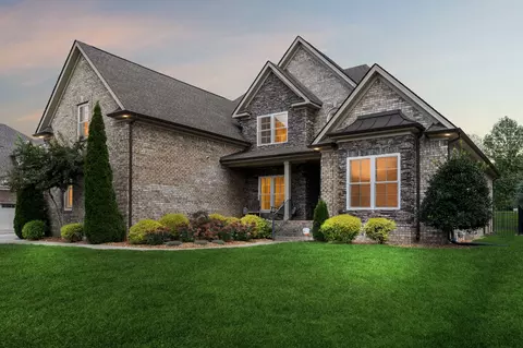 1819 Fairhaven Ln, Murfreesboro, TN 37128