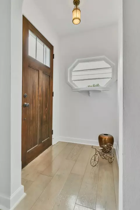 Entry Way - 305 Connell St, Springfield, TN 37172 photo 1 of 4