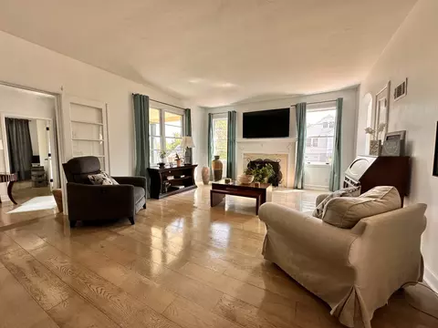 Living - 305 Connell St, Springfield, TN 37172 photo 1 of 2