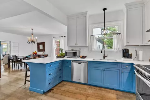 Kitchen - 305 Connell St, Springfield, TN 37172 photo 2 of 4