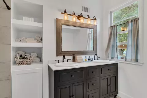 Bath - 305 Connell St, Springfield, TN 37172 photo 1 of 5