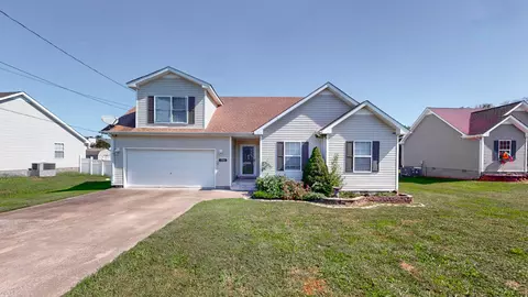 3746 Cave Mill Ct, Clarksville, TN 37042