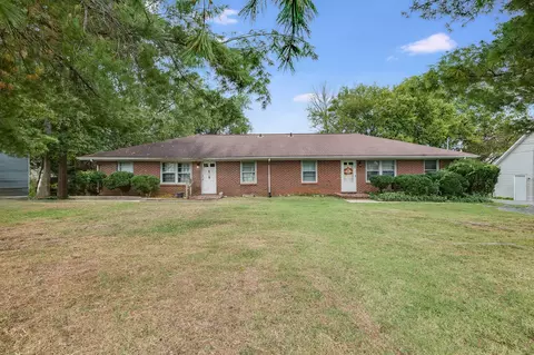 1811 Battleground Dr, Murfreesboro, TN 37129