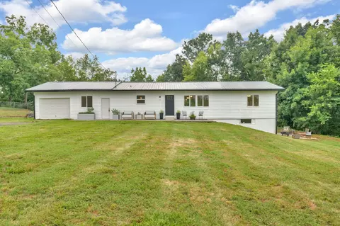 2820 Holly Dr, Sevierville, TN 37876