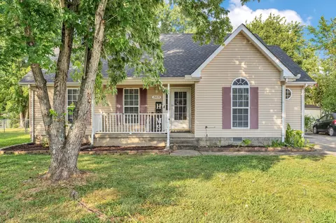 2415 Willow Dr, Murfreesboro, TN 37127