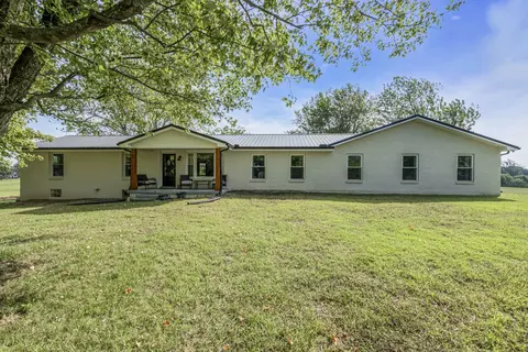Exterior - 2986 Sylvia Rd, Dickson, TN 37055 photo 1 of 8