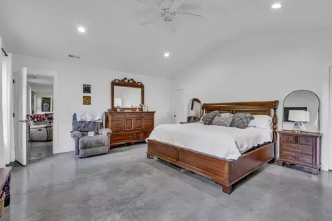Bedroom - 2986 Sylvia Rd, Dickson, TN 37055 photo 2 of 6