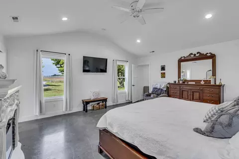 Bedroom - 2986 Sylvia Rd, Dickson, TN 37055 photo 3 of 6
