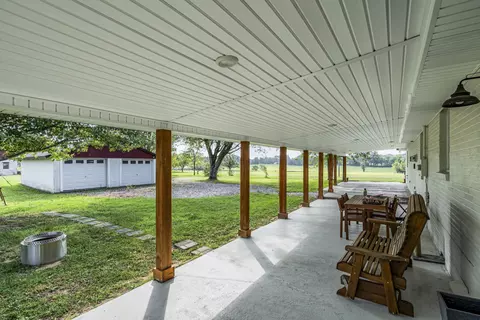 Exterior - 2986 Sylvia Rd, Dickson, TN 37055 photo 2 of 8
