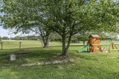 Exterior - 2986 Sylvia Rd, Dickson, TN 37055 photo 5 of 8
