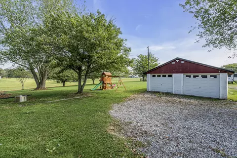 Exterior - 2986 Sylvia Rd, Dickson, TN 37055 photo 4 of 8