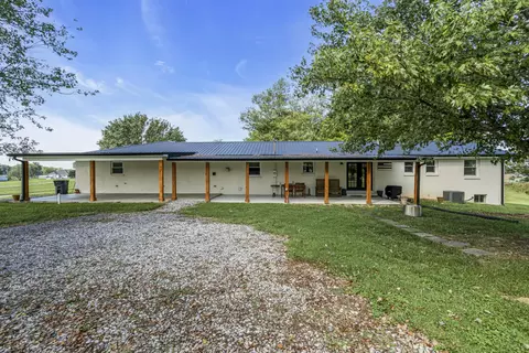 Exterior - 2986 Sylvia Rd, Dickson, TN 37055 photo 6 of 8