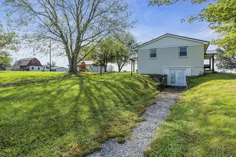 Exterior - 2986 Sylvia Rd, Dickson, TN 37055 photo 8 of 8