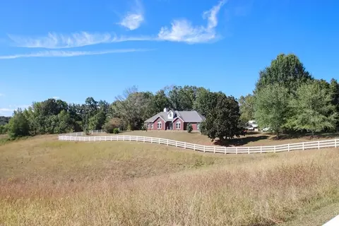 3120 Three Island Rd, Walling, TN 38587