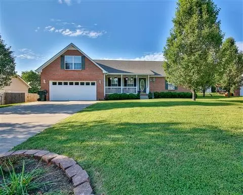 295 Shadyside Ln, Clarksville, TN 37043
