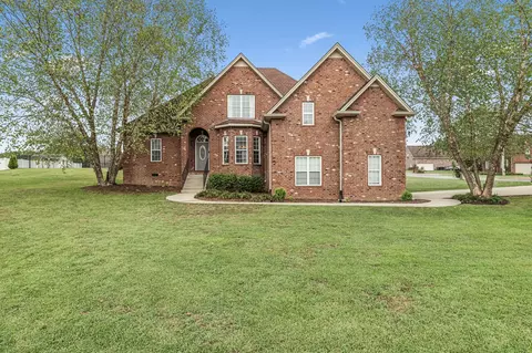 2001 Hollowfield Ln, Greenbrier, TN 37073