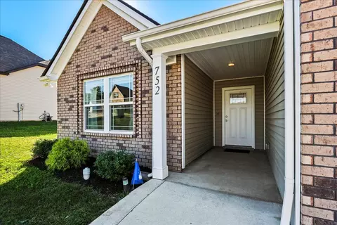 752 Cedar Ln, Springfield, TN 37172 photo 2