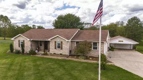 697 Greenfield Ln, Castalian Springs, TN 37031