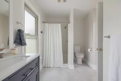 Bath - 1875 Clara Mathis Rd, Spring Hill, TN 37174 photo 2 of 4