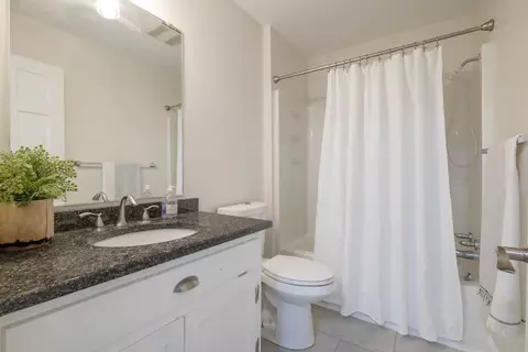 Bath - 1875 Clara Mathis Rd, Spring Hill, TN 37174 photo 4 of 4