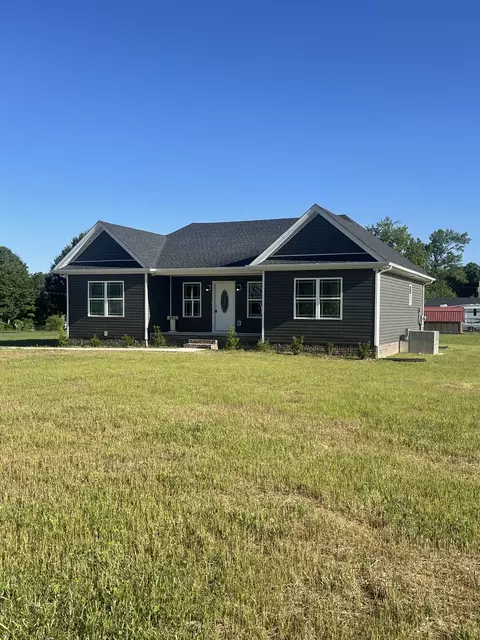 8577 Red Boiling Springs Rd, Lafayette, TN 37083