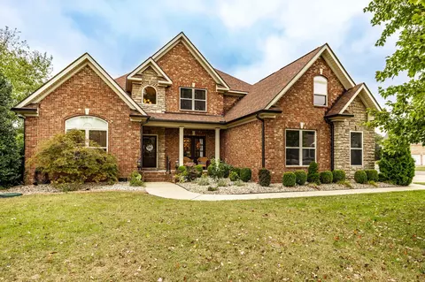 3869 Triple Crown Dr, Murfreesboro, TN 37127