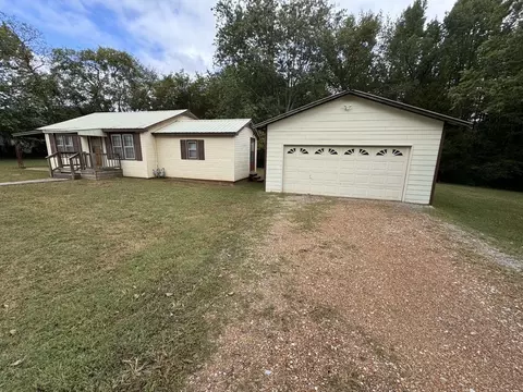 Exterior - 104 Grant Ave, Decherd, TN 37324 photo 2 of 4