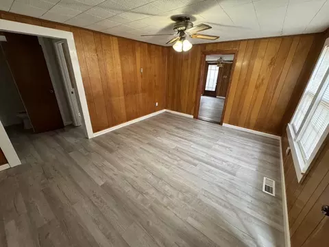 Living - 104 Grant Ave, Decherd, TN 37324 photo 1 of 3