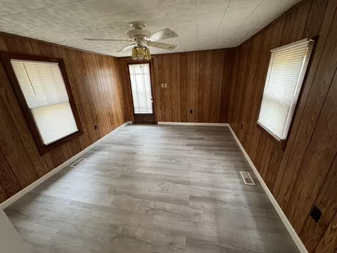 Living - 104 Grant Ave, Decherd, TN 37324 photo 3 of 3