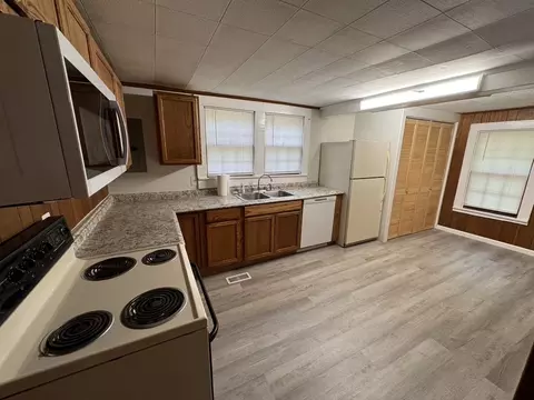 Kitchen - 104 Grant Ave, Decherd, TN 37324 photo 1 of 2