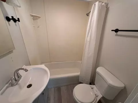 Bath - 104 Grant Ave, Decherd, TN 37324 photo 1 of 2
