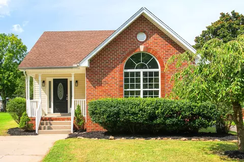 2402 Ruth St, Springfield, TN 37172