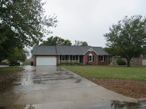 142 Summerset Pl, Estill Springs, TN 37330