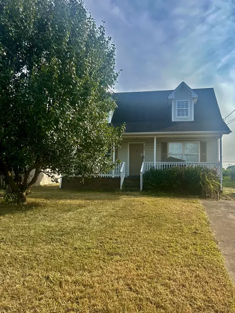 241 Waterford Dr, Oak Grove, KY 42262