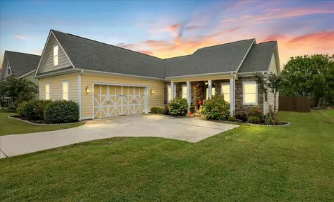 8491 Fenwick Dr, Ooltewah, TN 37363