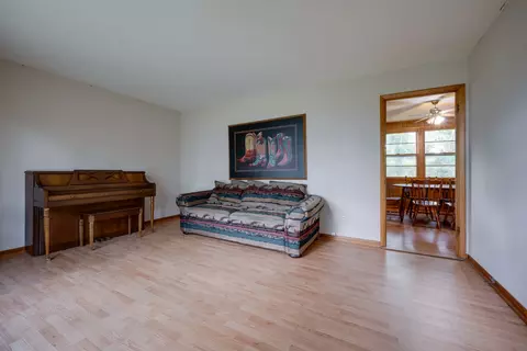 Living - 206 Sunset Rd, Dickson, TN 37055 photo 1 of 3