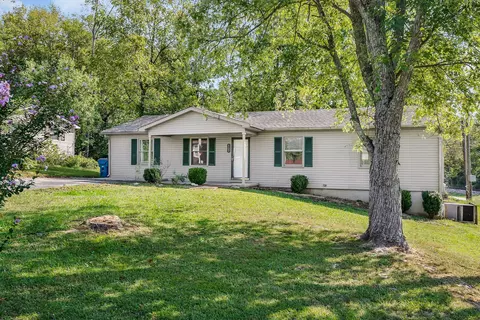 107 5th Ave N, Baxter, TN 38544 photo 1
