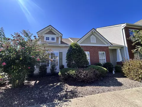 925 Seven Oaks Blvd, Smyrna, TN 37167