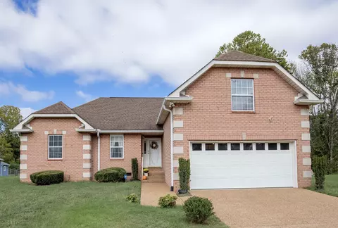 205 Queens Lane Ct, Nashville, TN 37218