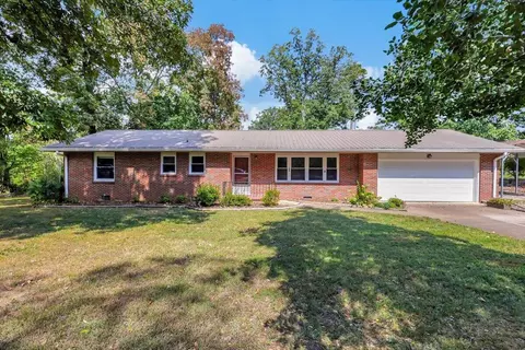 100 Pinehurst Ln, Signal Mountain, TN 37377